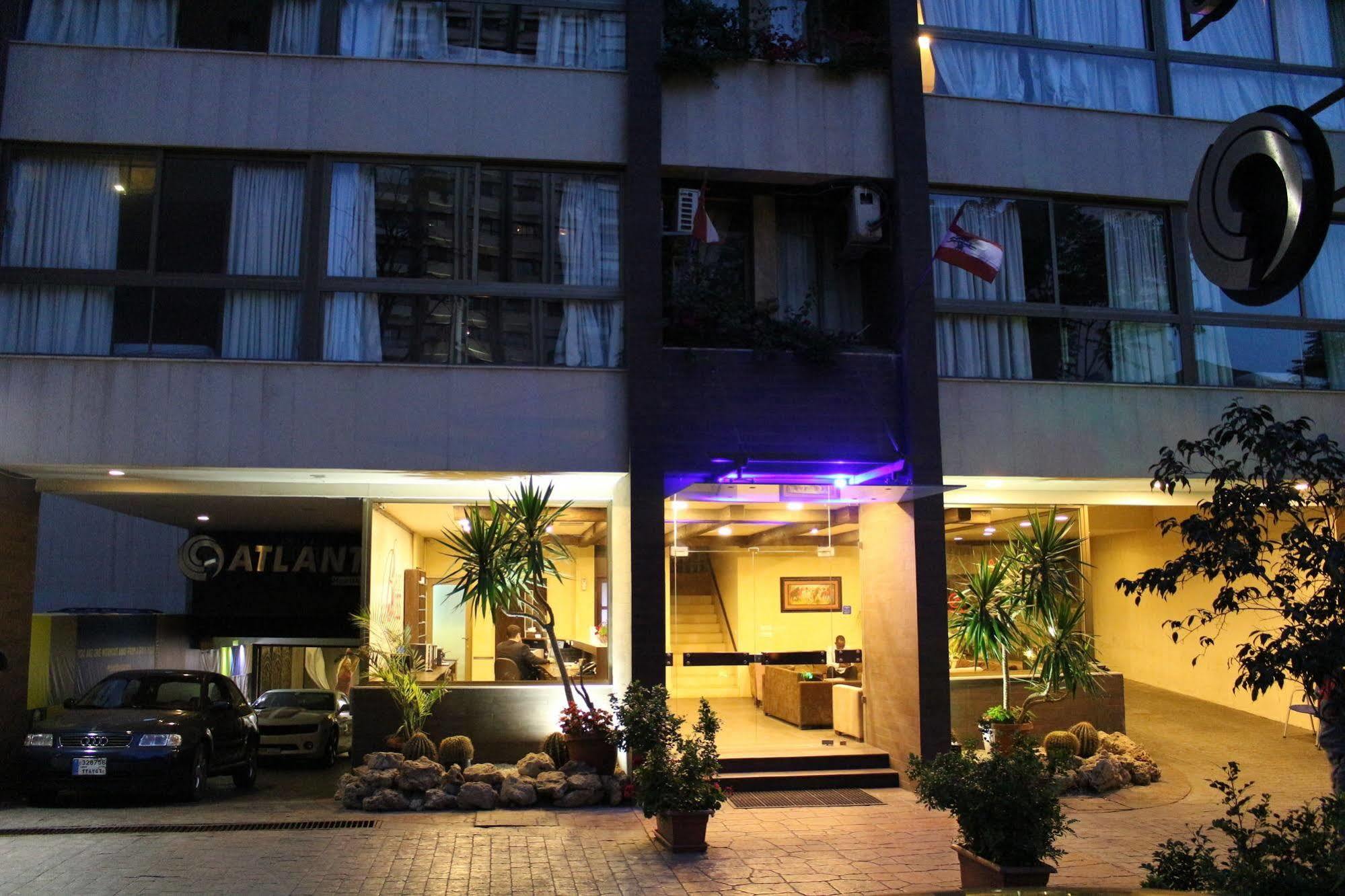 Bliss 3000 Furnished Studios Beiroet Buitenkant foto