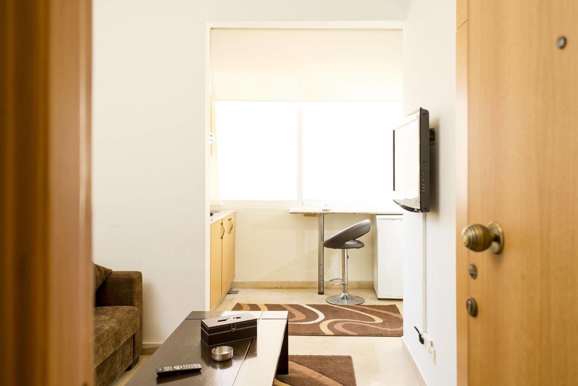 Bliss 3000 Furnished Studios Beiroet Buitenkant foto