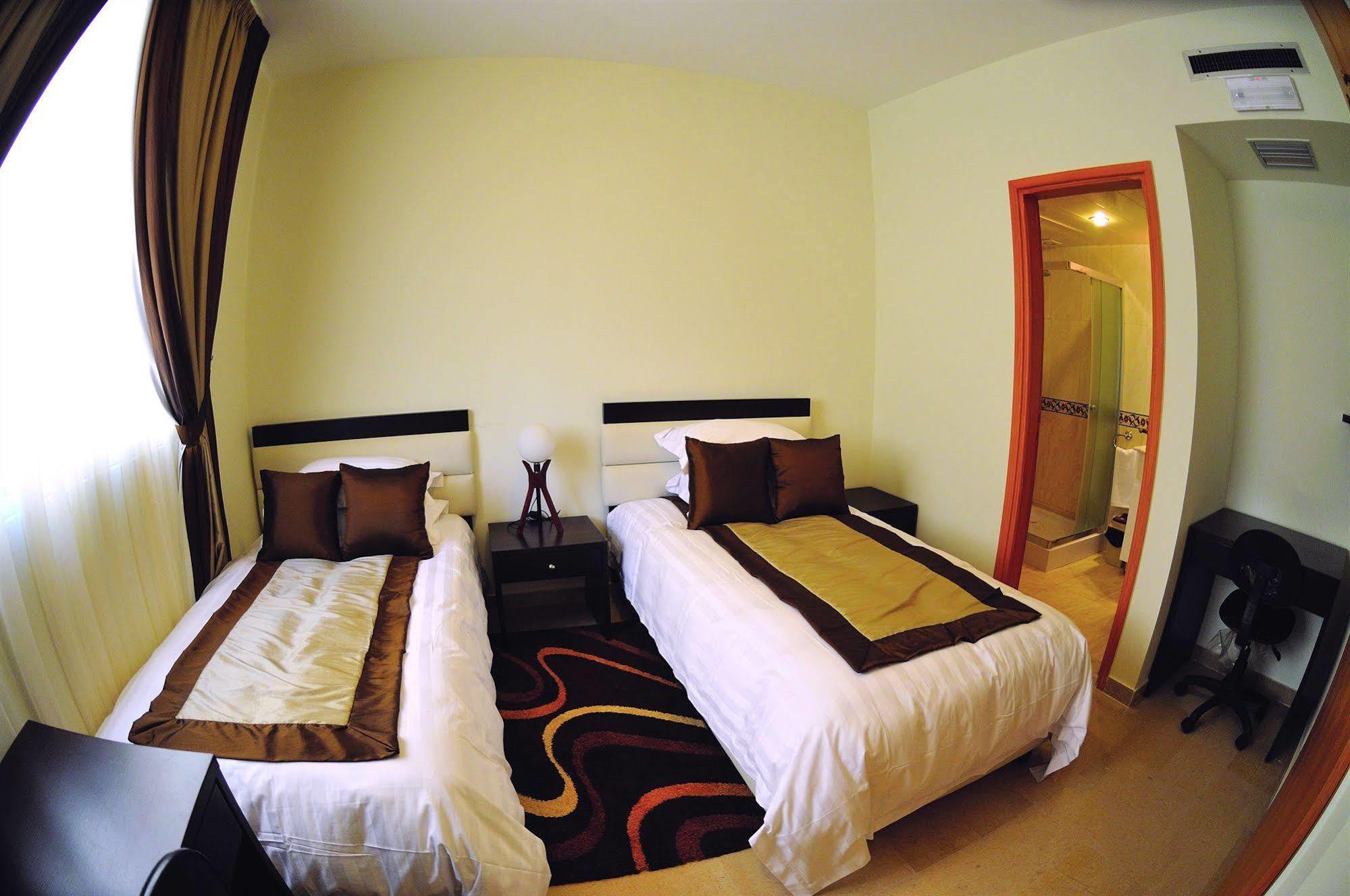 Bliss 3000 Furnished Studios Beiroet Buitenkant foto
